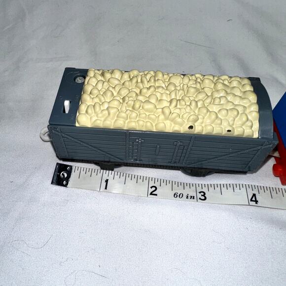 Thomas and Friends TrackMaster 2009 Thomas #1 Motorized Train with Tender Car - Picture 8 of 12